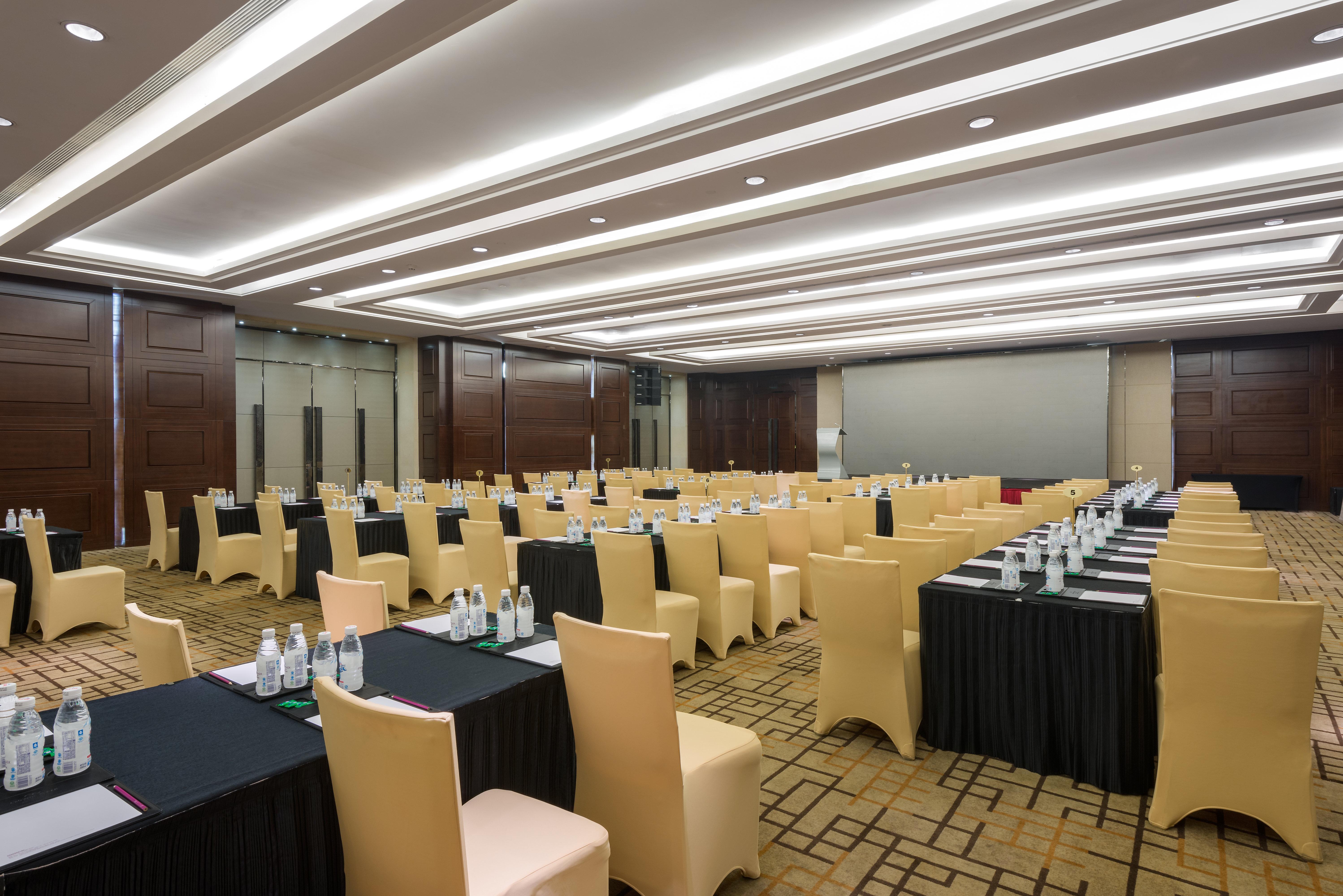 Crowne Plaza Chengdu West By Ihg Hotel Exterior photo